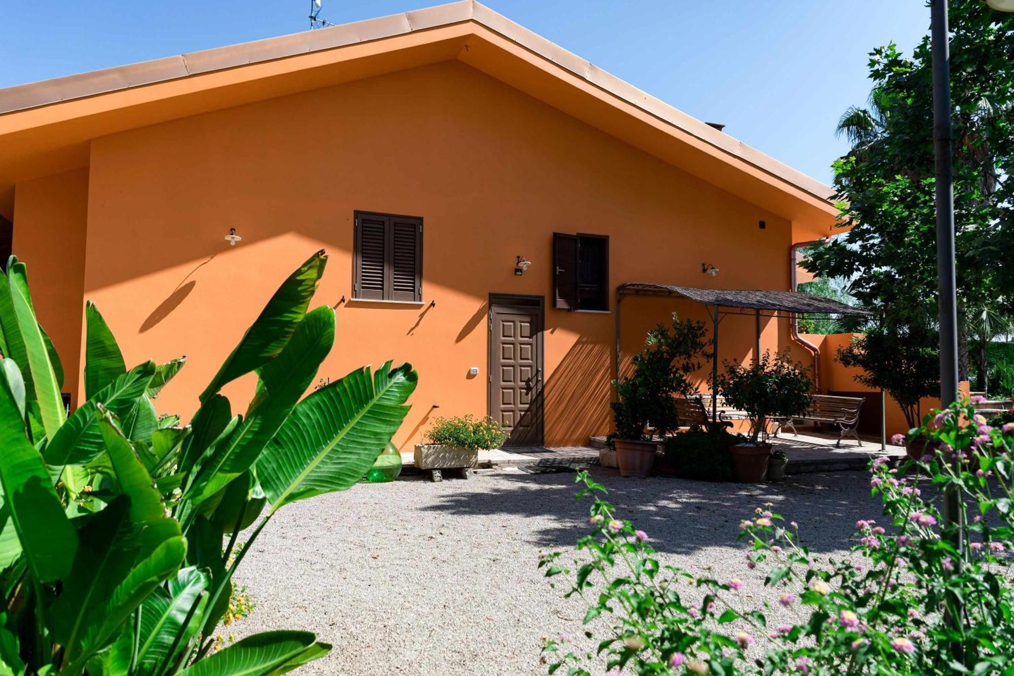 Villa Claudia By Vivimy Parabita Εξωτερικό φωτογραφία