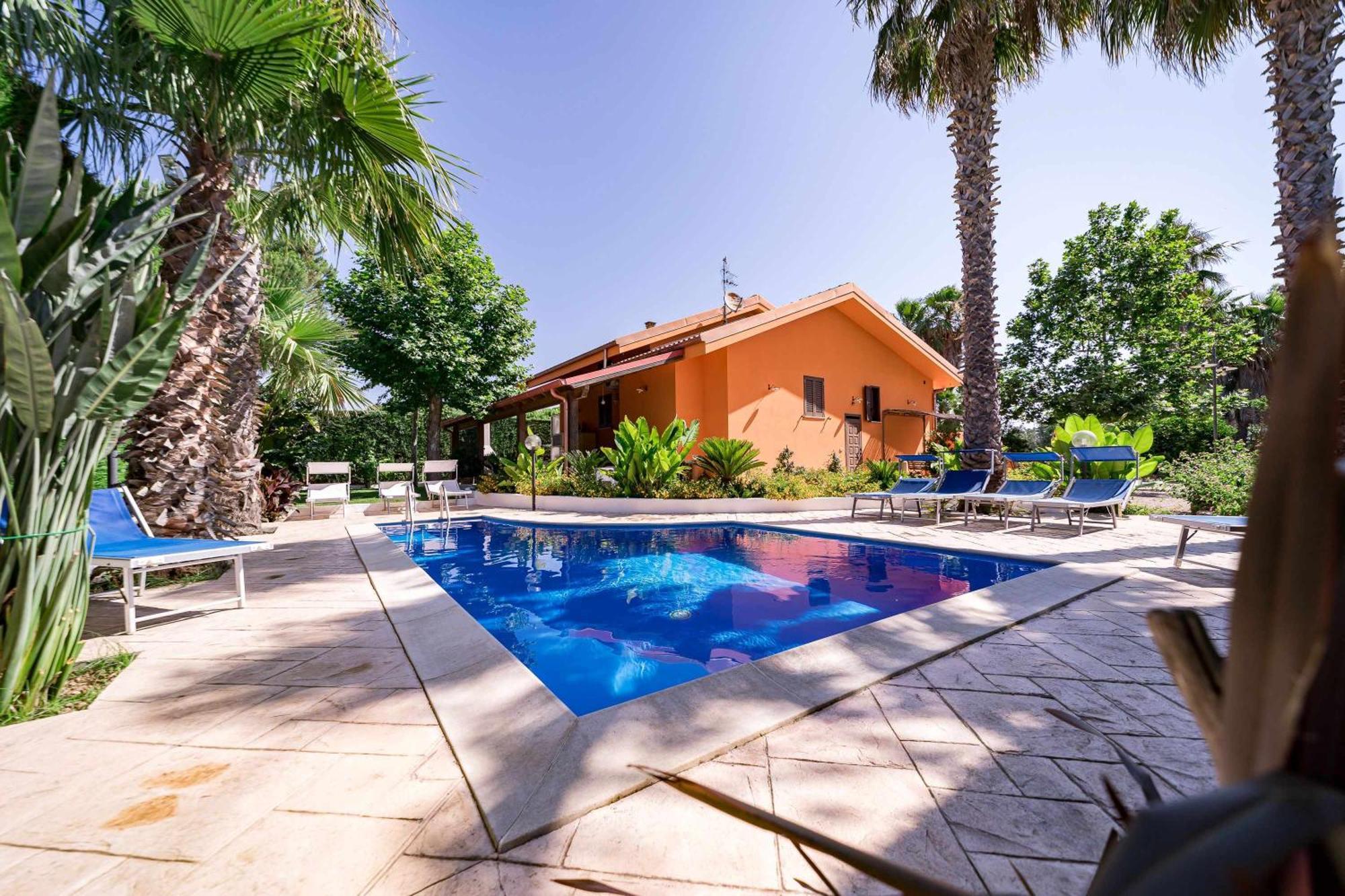 Villa Claudia By Vivimy Parabita Εξωτερικό φωτογραφία