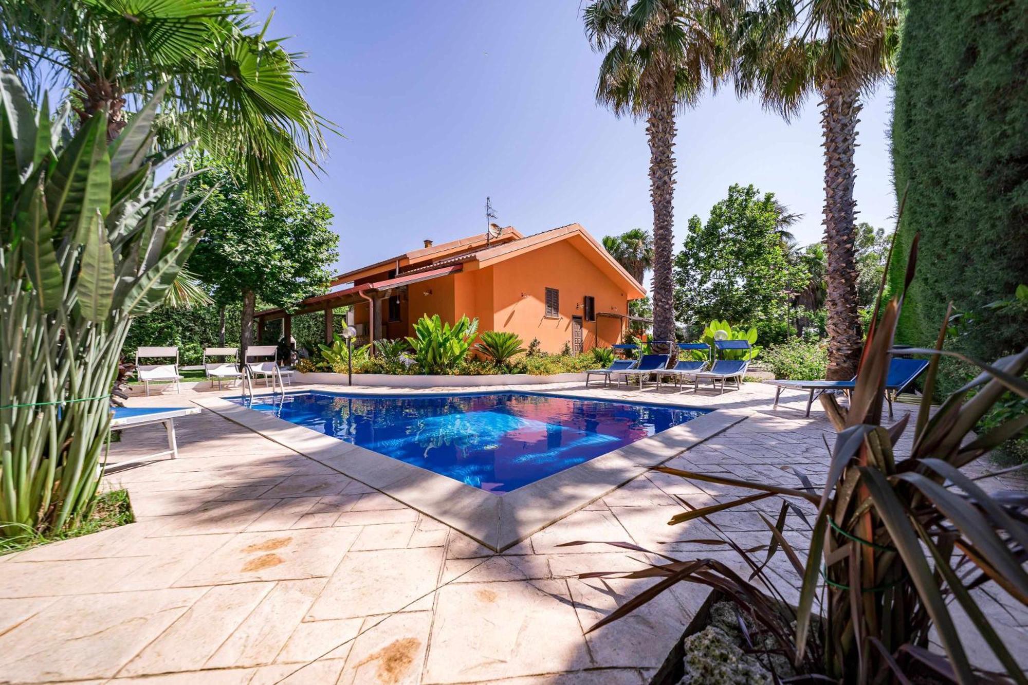 Villa Claudia By Vivimy Parabita Εξωτερικό φωτογραφία